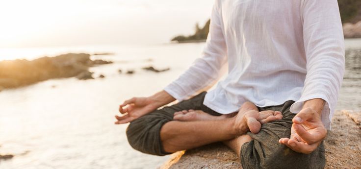 Simple Tips To Squeeze Meditation Into A Busy Day mbg.to/VTQY2Ch