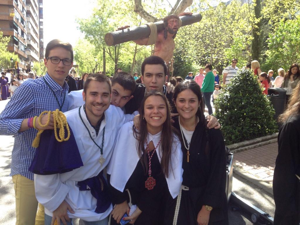 AndreFRiv's tweet photo. qué rápido se acaba lo bueno 😢😢 #SSanta15 #lometemospásalo http://t.co/ejXOpX3mvI