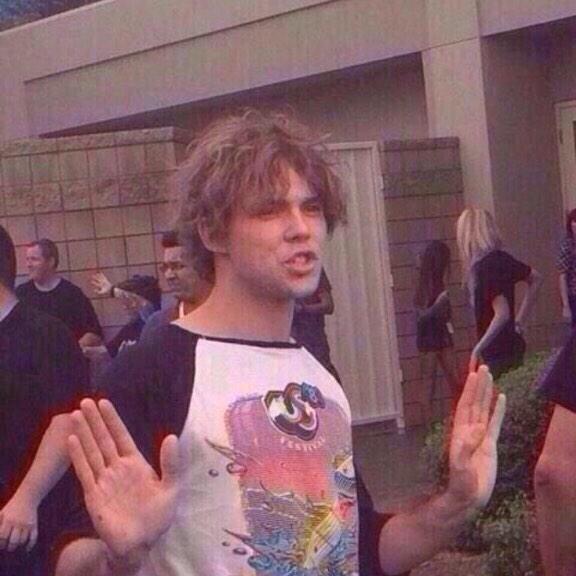 ashtheirwin's tweet photo. @Ashton5SOS http://t.co/1EMEprSXqa