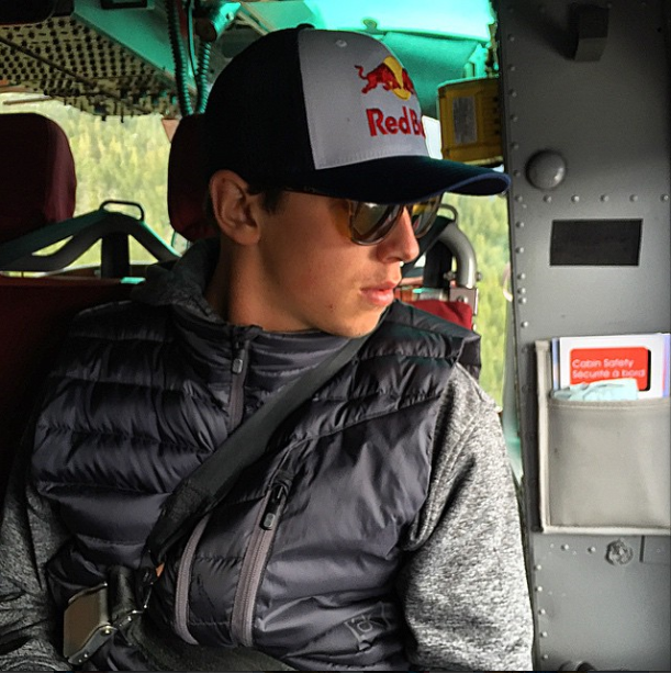 cmh_heli's tweet photo. Shredding with @markmcmorris at CMH. Pic: riding_mountains via IG @burtonsnowboard @AirCanada #RideWithMark http://t.co/C6dud6BB3d