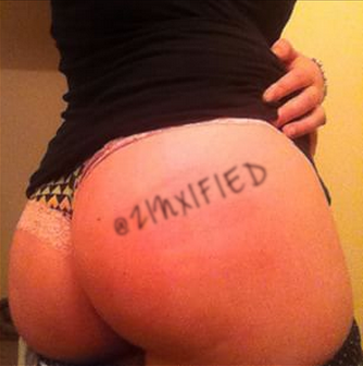 KimGotBooty's tweet photo. Ass Fansign for @Zinxified RT IF YOU WANT A FANSIGN. http://t.co/72hjvb2mSA