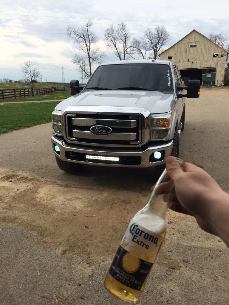 IDriveADiesel's tweet photo. What's better then cold beer and a sexy truck? Ummmm nothing!!!! http://t.co/wFnXzJZ07G
