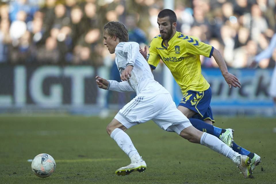 Hasani runs after the ball