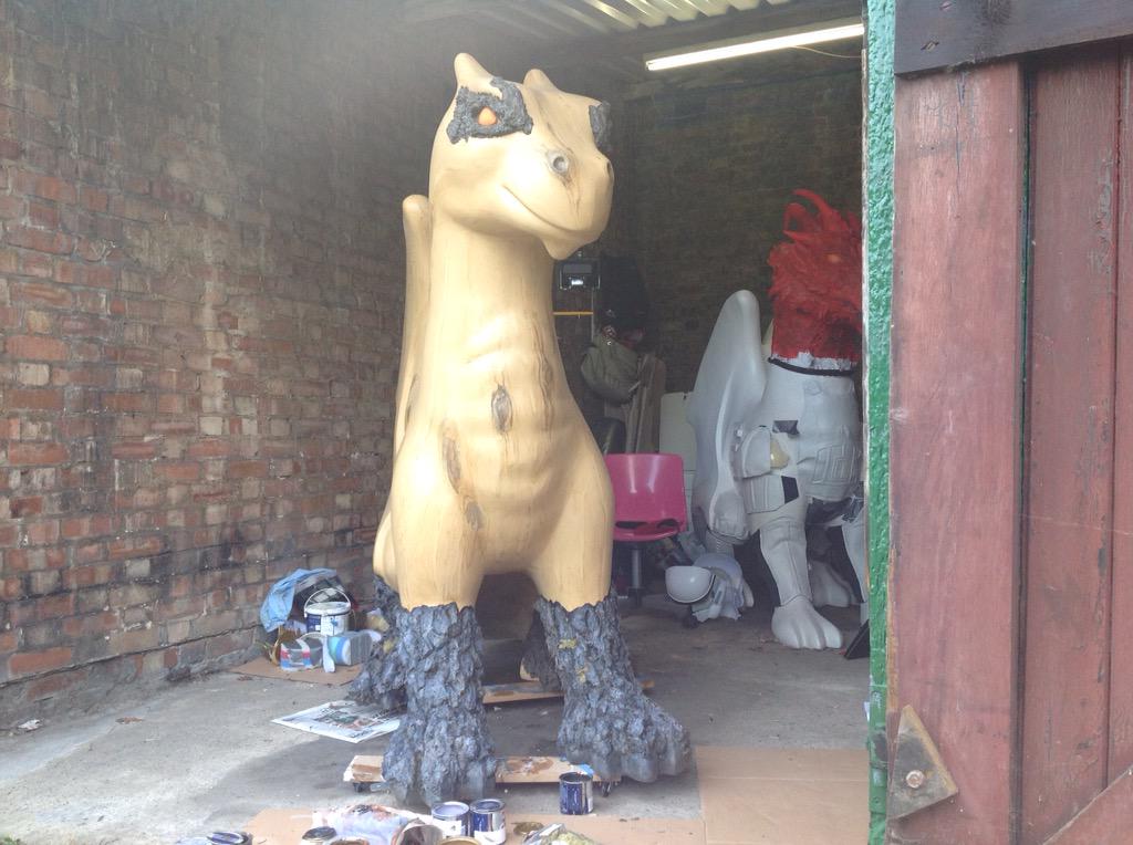 mandiipopeart's tweet photo. @Wild_in_Art @joineryyard @GoGoOakley @GoGoDragons2015 bark feet are almost there... #ggd15 #thedragonsarecoming! http://t.co/vx99cZcG7G