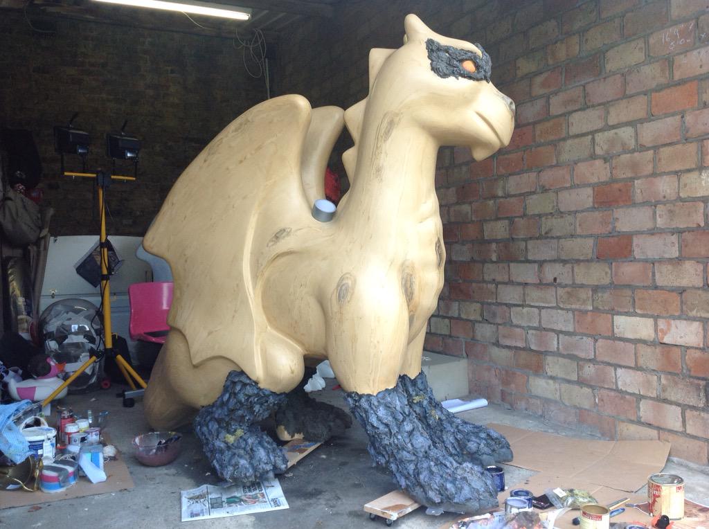 mandiipopeart's tweet photo. @Wild_in_Art @joineryyard @GoGoOakley @GoGoDragons2015 bark feet are almost there... #ggd15 #thedragonsarecoming! http://t.co/vx99cZcG7G
