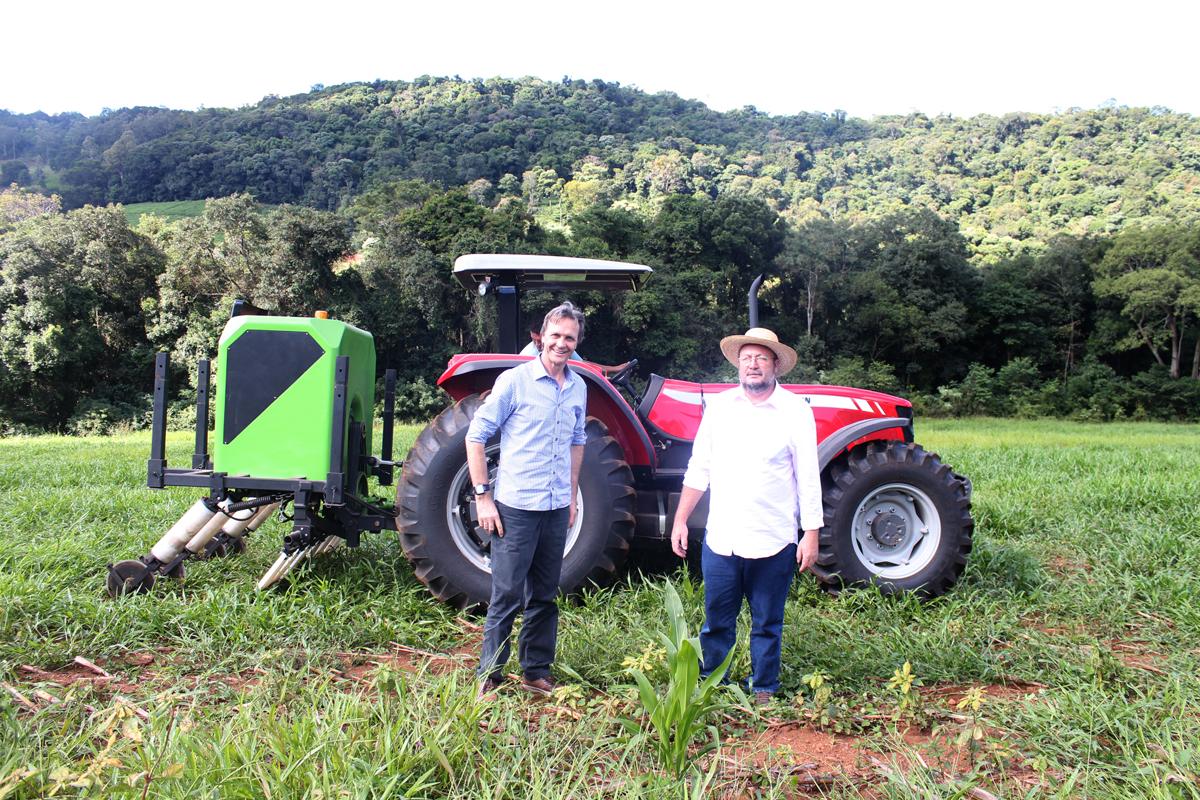 UczaiPedro's tweet photo. Primeira Dessecadeira Elétrica em SC. Fortalecer a produção agroecológica. Alimento saudável e renda ao agricultor. http://t.co/wiNPRVR3aA