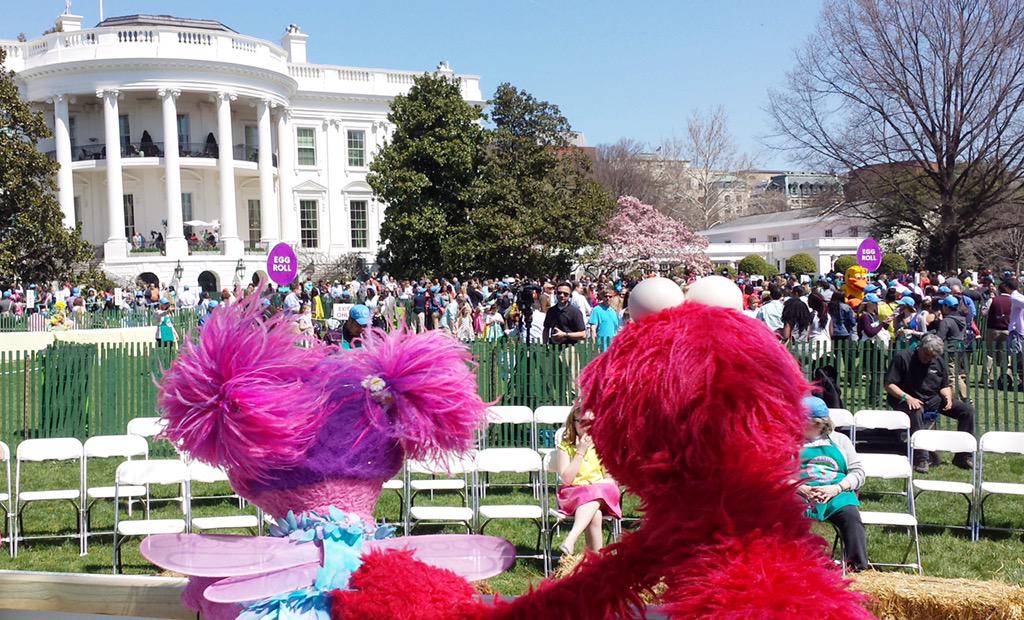 elmo's tweet photo. Elmo can not wait to read with Abby and Elmo's friends on the @WhiteHouse lawn! Ha ha ha! http://t.co/FypuScvhov