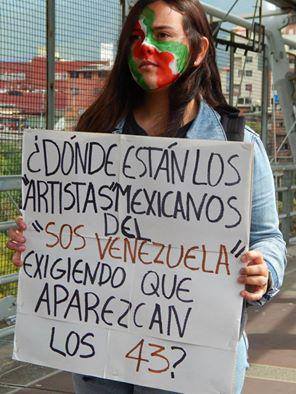 AyotzinapaFeed's tweet image. RT elchinosergio: RT pedroperez39: Ricardo_Arjona Te acuerdas de #Ayotzinapa????????   #MiFirmaALaCumbreVa  #MiFirm…