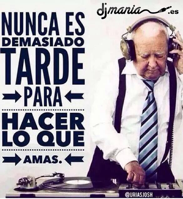 DJManiaES's tweet photo. La música nunca se puede dejar!
Rt si te sientes identificado!!!!! http://t.co/Yk6iYns2Dz