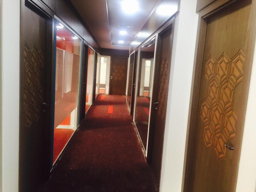 Spiderbusiness's tweet photo. Spider Business Center invites you to your new office in #Conrad #hotel #dubaioffice #servicedoffice #businesscenter http://t.co/6JXF63qUfK