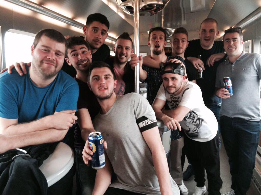 RyanH_9's tweet photo. I have no words to describe how good #VampsTour2015 was! #imhome #bushbandit #possum #thatshitstinks #imissjohn http://t.co/kTkIdiOq1h