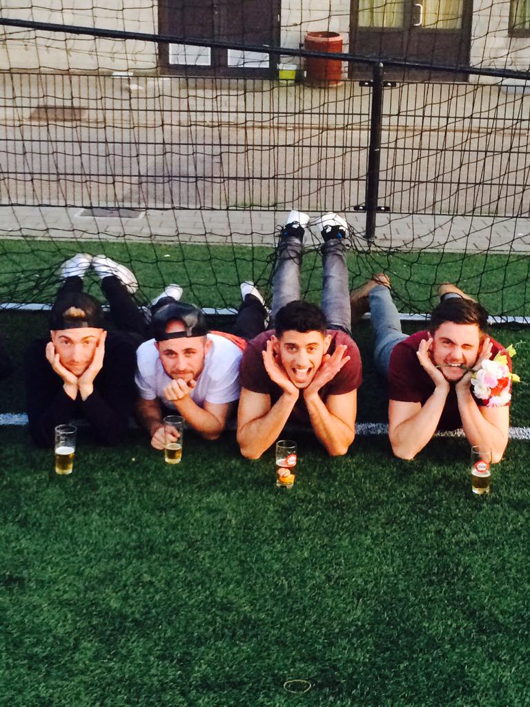RyanH_9's tweet photo. I have no words to describe how good #VampsTour2015 was! #imhome #bushbandit #possum #thatshitstinks #imissjohn http://t.co/kTkIdiOq1h