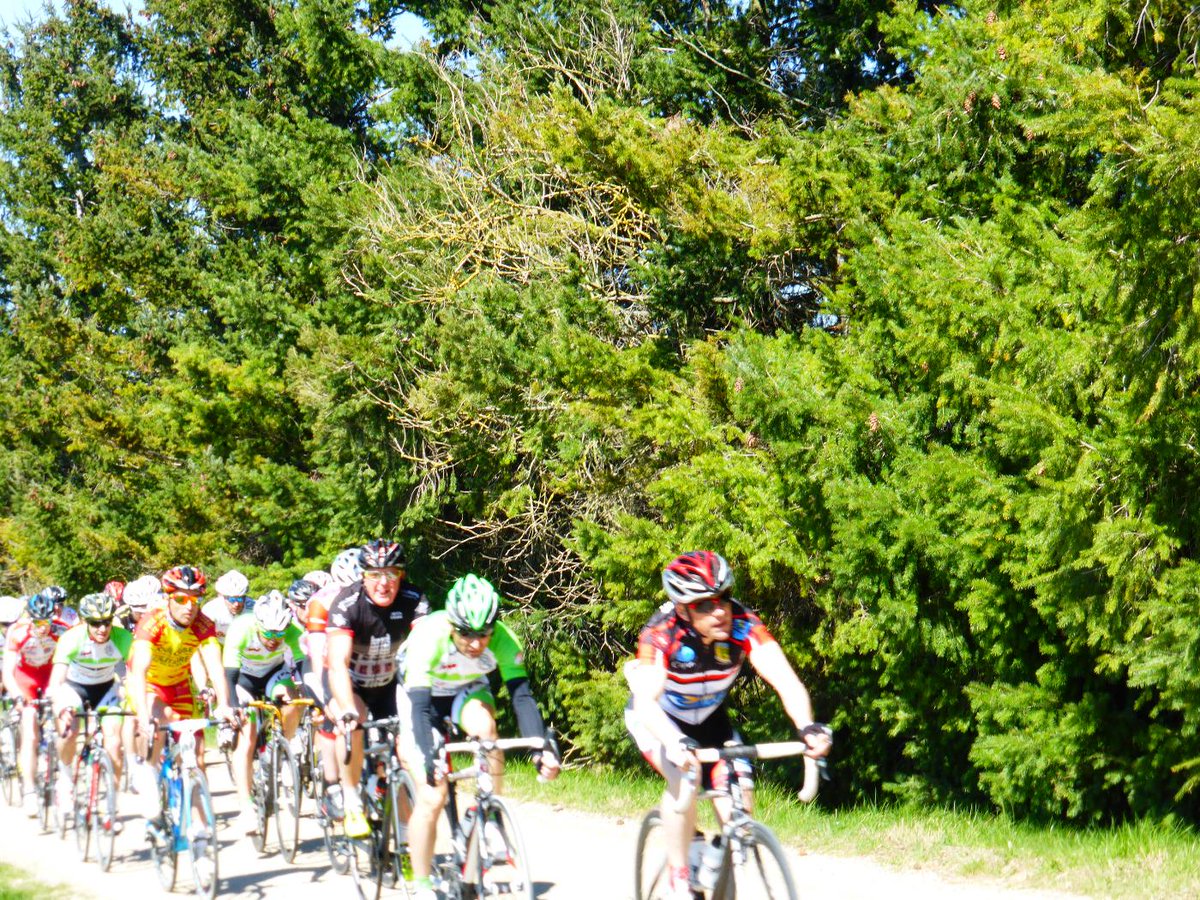 Bank holiday monday in the Pyrenees. Out on the bike 25 degrees C. What more???