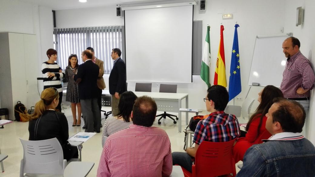 IMEFOR's tweet photo. Damos la bienvenida al #curso "Sumérgete en el empleo" en Montilla @Ayto_Montilla http://t.co/LxhGWVY0EG