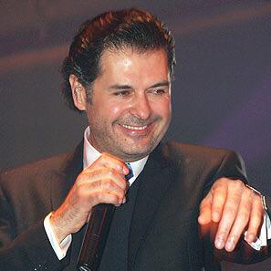 ضمني خليك ويايه دوبني ودوب 
بهواية وتعال نعيش اجمل أيام

-راغب علامه