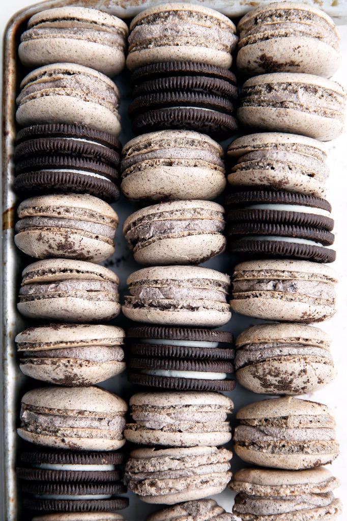 literallyneedit's tweet image. Oreo macaroons 😍😋🍪