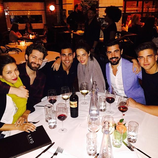 gemapais15's tweet photo. "@Matt_Morrison:Lovely Easter with great friends @riverviiperi @mcgleich.Thank you @lavony.http://t.co/HfmGfWftNG"by the way is that santana