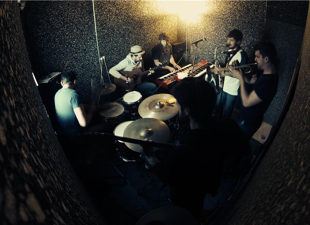 DuMMiemusica's tweet photo. Ensayo de DuMMie para el miércoles 8 en Galileo.
Mu ricooooo...@culturainquieta @emergentes_es @RAYDEN_A3Bandas http://t.co/78M3I7Ssmx