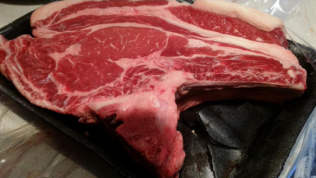 plcCoder's tweet image. Ive only been away a few days and fat club has gone to pot! 1.9kg #steak