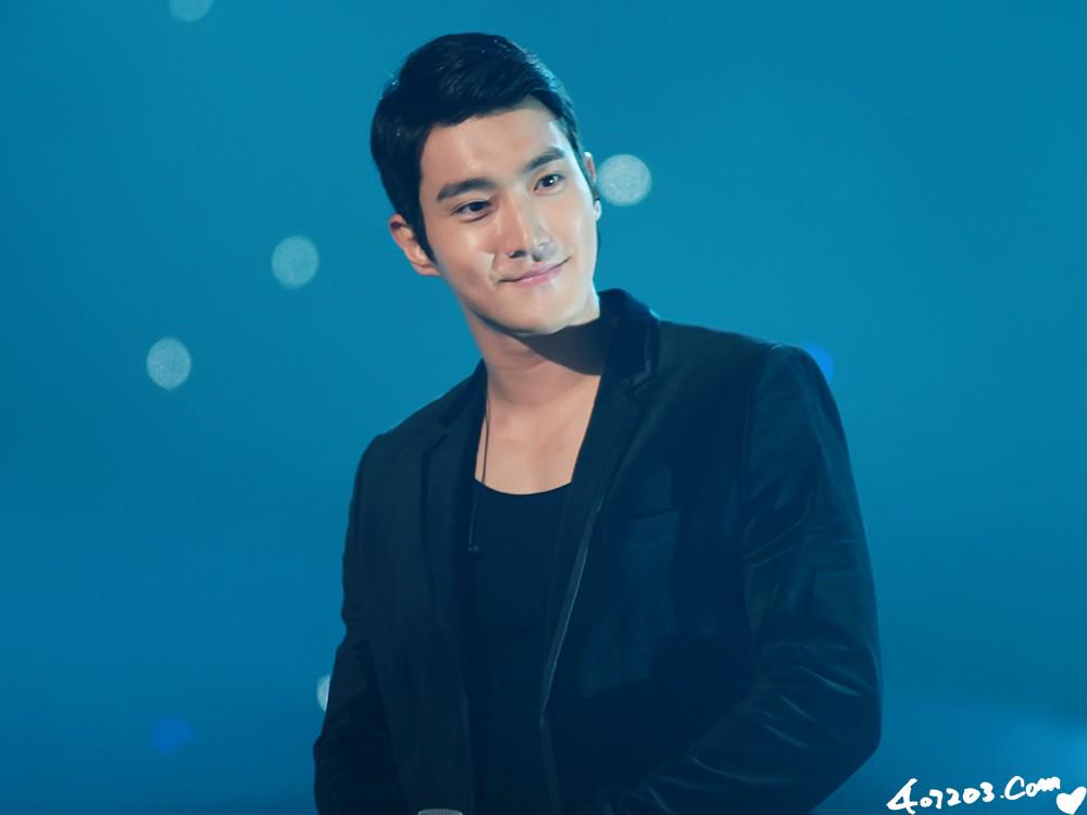 HAPPY BIRTHDAY CHOI SIWON SA-RANG-HAE-YO!  