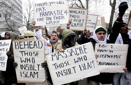 Antihypo's tweet photo. @ArnoudvDoorn muslim freedom &amp; tolerance 2015 #muslimhate http://t.co/79RxMFCkKJ