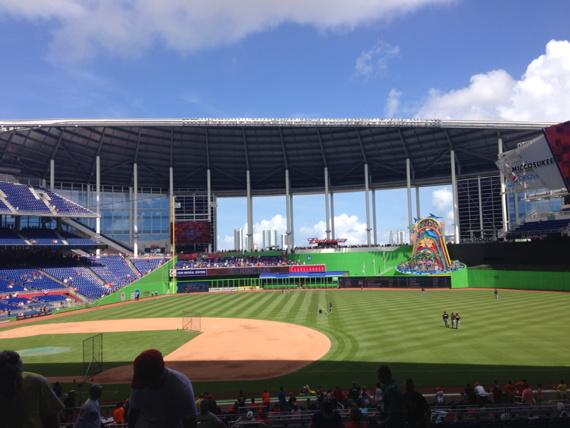 SCervero's tweet photo. #marlins opening day So Fla style - roof open http://t.co/P8TLlISzH0