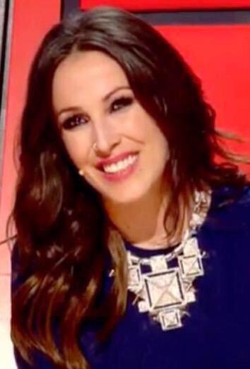 _MaluOficial_'s tweet photo. Esta noche volvemos con las audiciones de #LaVoz3. Mi collar City de @Swarovski me dara suerte!! 👏👏👏 http://t.co/fEvg9dL14b