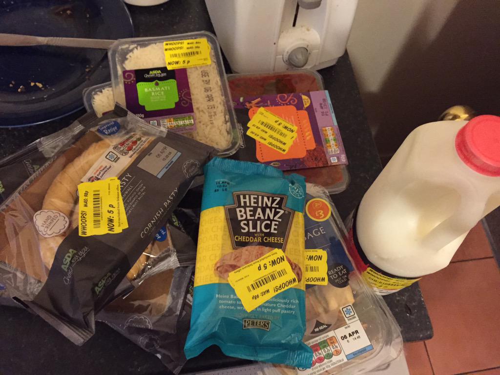 MccollNicholson's tweet image. 50p for all this stuff including a 3 quid curry .. Shoulda all been about a tenner #reducedaisle #studentlyf