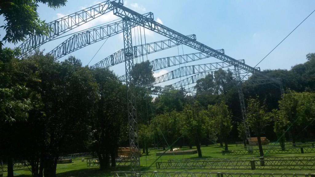 <a href="/CarpasCasaBlanc/">Carpas Casablanca</a> nunca descansa ... Iniciamos montaje en Santa Mónica . #martsproducciones #wedding