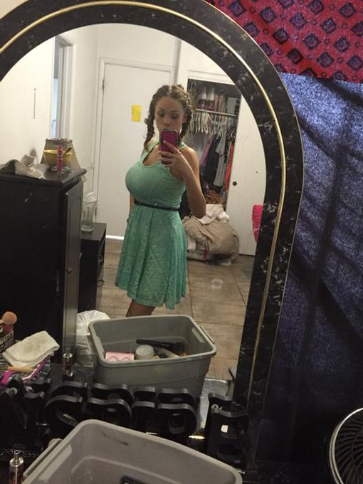 Watch Katie Kox's leaked NSFW photo on TwXstars