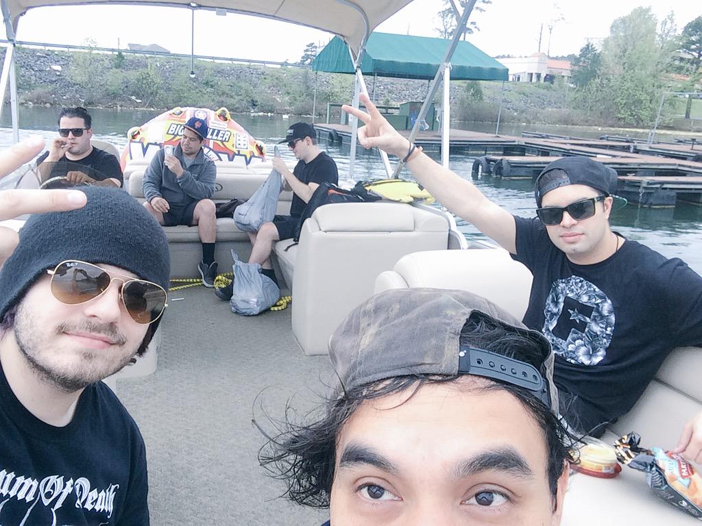 IAMETC's tweet photo. Rented a boat! What's up #ninjanationtour @datsik @BaisHaus @JagerTM @MikeIsLegend7 http://t.co/keLRTg89Wj
