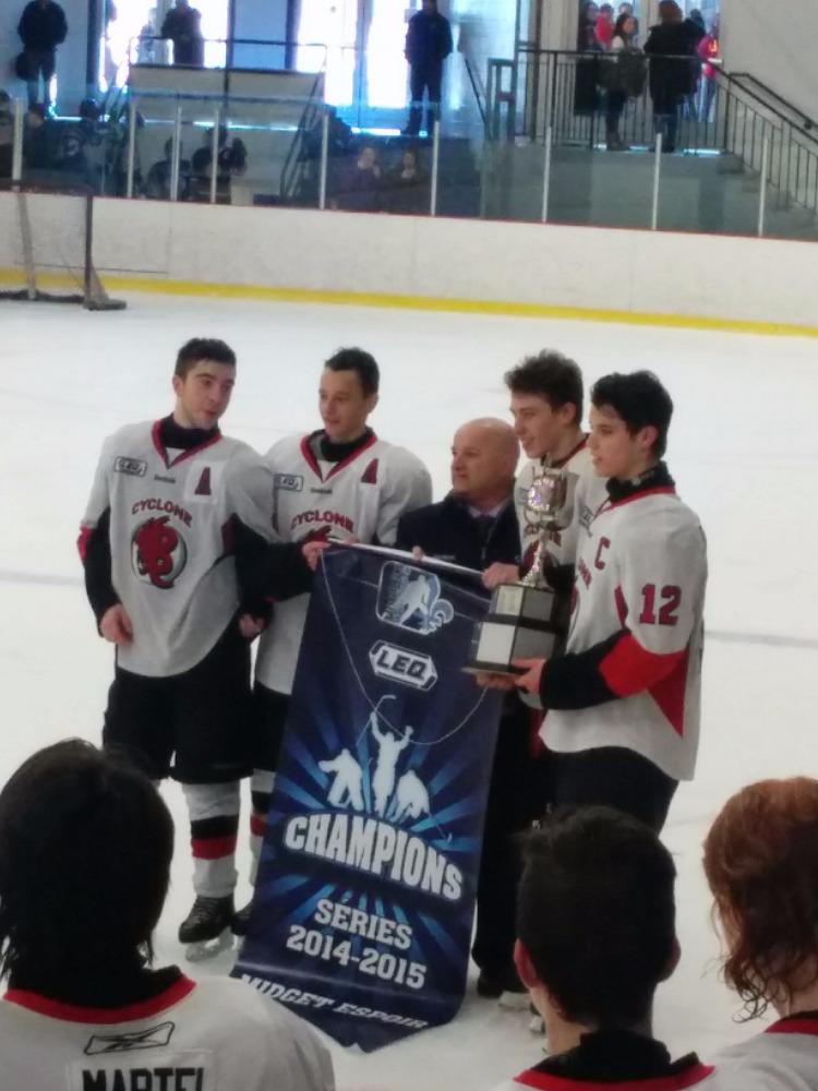 BerubePascal's tweet image. Cyclone Québec midget espoir champion 2014-2015.