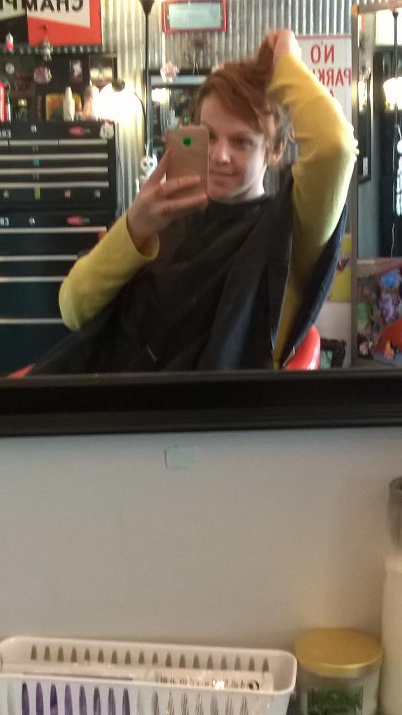 PrincessBlix's tweet photo. #Goodhairday at the salon ~ #cutncolor #milf #Camgirl #everydayissaturday #redhead #blondetobe http://t.co/fUE3k7w46g