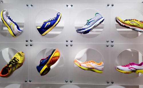 runnersworld's tweet photo. .@NewtonRunning has shifted its focus from form to feel: http://t.co/r2JZ3bGArA http://t.co/Cs7BUsm3dT