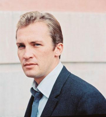 Happy Birthday 2 actor Roy Thinnes, born today 1938! Star of \"The Invaders\" & much more!  Ciao! 