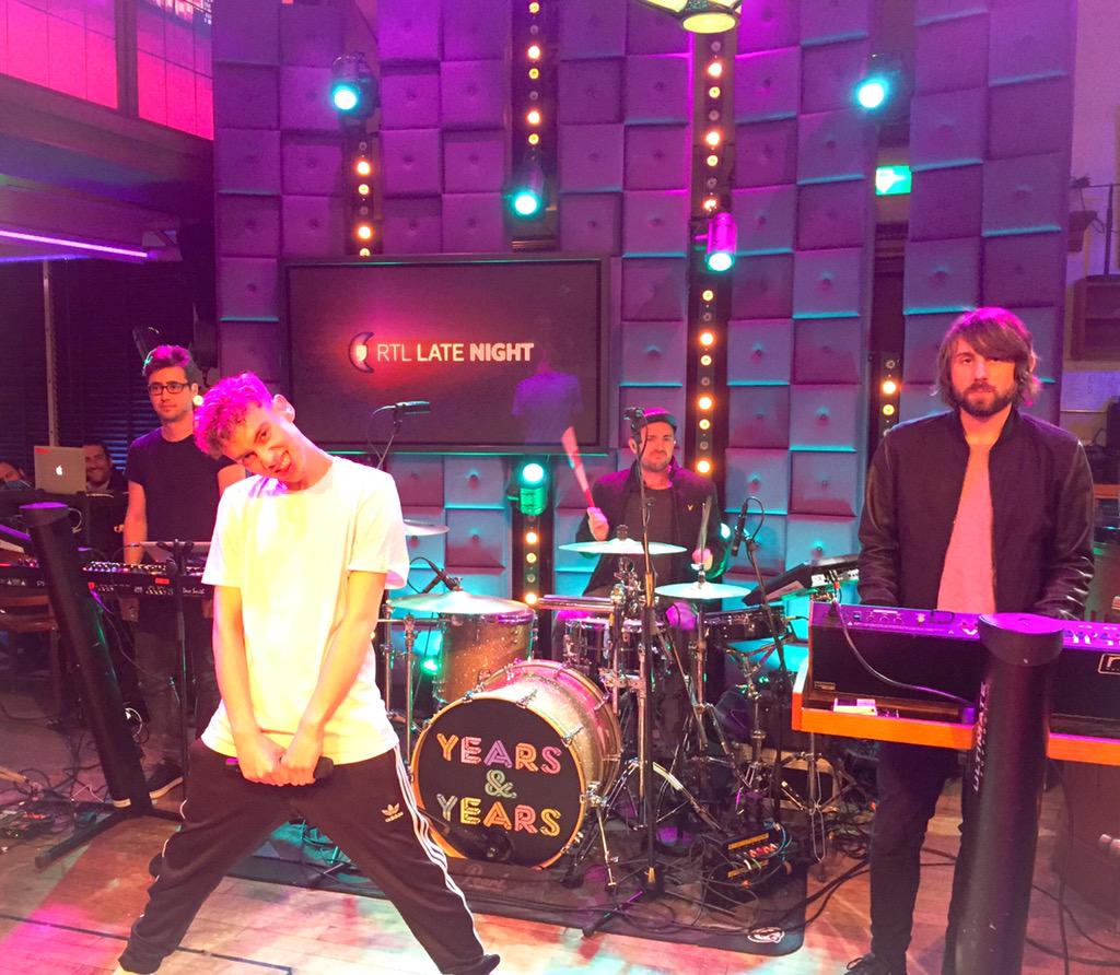 hallooooo holland we r playing <a href="/RTLLateNight/">.</a> 2nite tune in from 10:30pm on RTL4 ✌️🌝