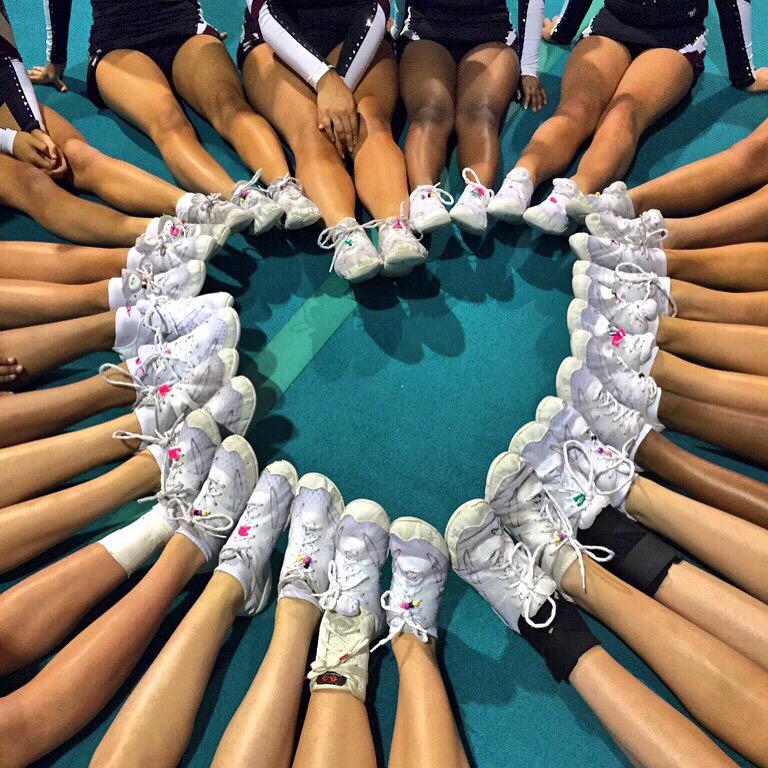 BA_Obsidian's tweet photo. Last week of practice with these amazing girls 🔥❤️💪 #ObsidianStrong always and forever http://t.co/kkQmZi2waN