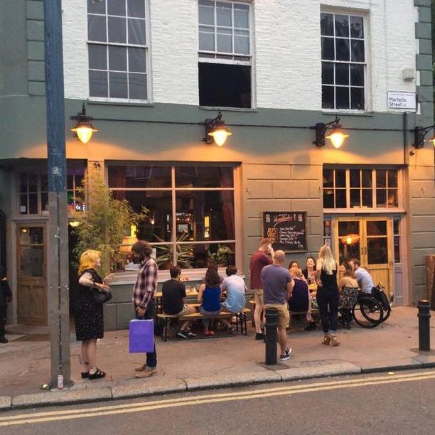 hypeappco's tweet photo. 10 awesome comedians + 1 inspiring music act = fun! @Pubonthepark #london #shoreditch #hypeapp http://t.co/6LIAOv7gez http://t.co/ywF5SC6xe6