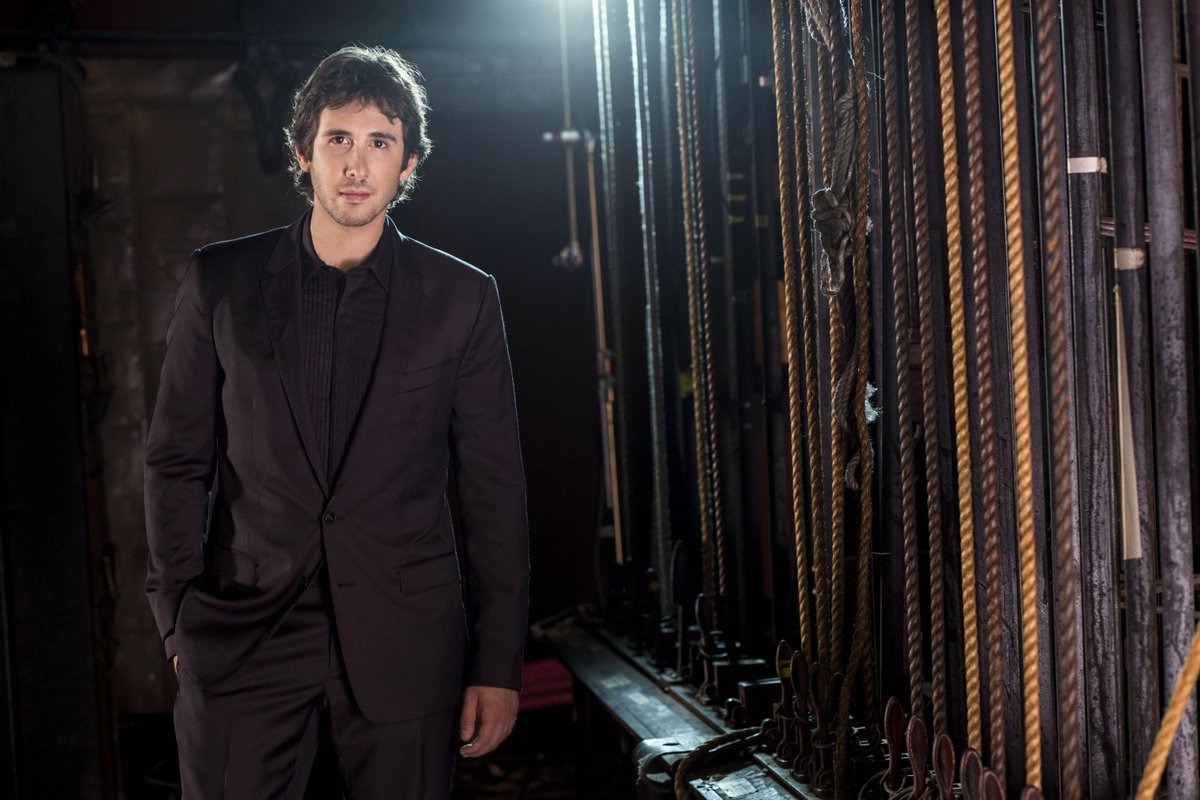 KentuckyDerby's tweet photo. ICYMI: @JoshGroban will sing the National Anthem before the #KyDerby. 

http://t.co/QrYP44QEy0 http://t.co/7YRXTyZfRx