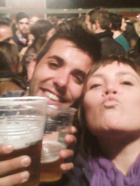 JessicaOset's tweet photo. Ole ole y ole conciertazos de @JamonesTacones @JuanitoMakande y @elpuchero para repetirr @anaarocii http://t.co/pl8cyQjGl5