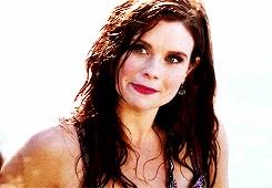 "Would anyone like to chat? I promise I don't bite."