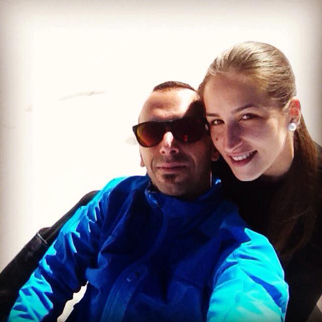 Gustosa93's tweet photo. Con mi @BudaDeejay en la nieve 😍😍 http://t.co/KilrbdgexI