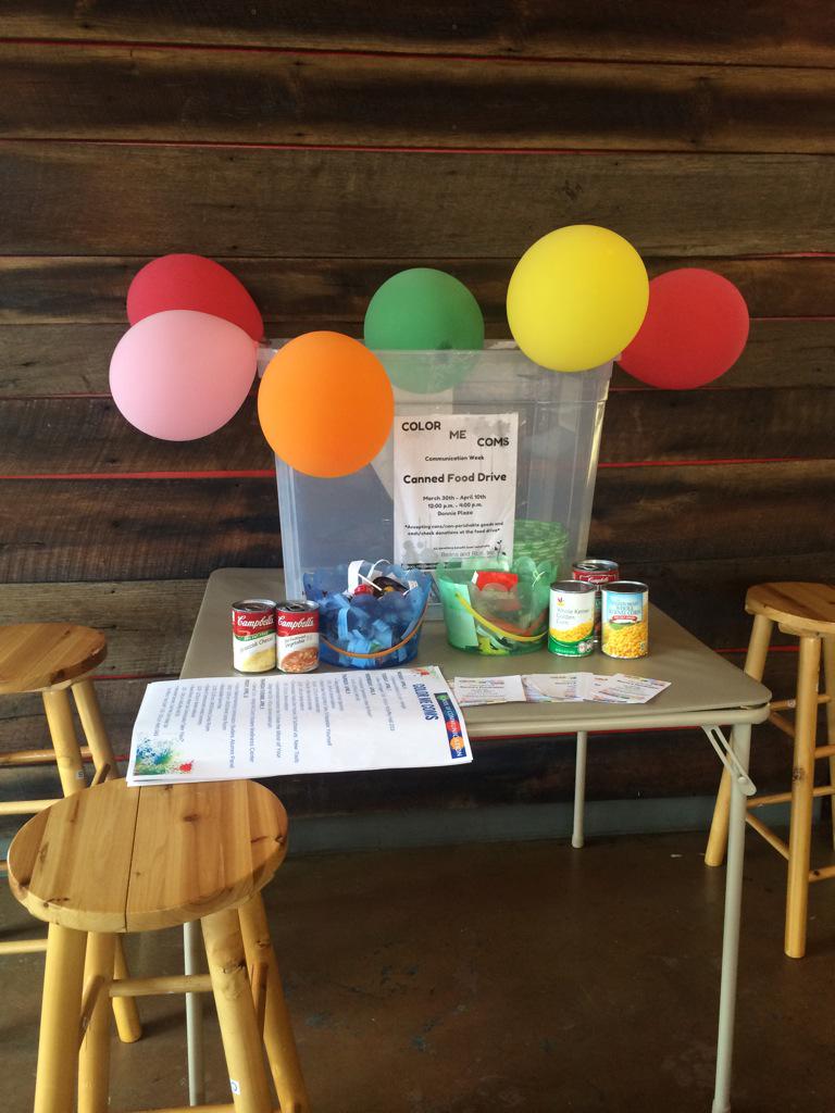 The_Drallen's tweet photo. Come to Benny's Pizza and donate canned goods or buy a slice! Benny's is donating 15% of profits! http://t.co/55mgvHk4YR