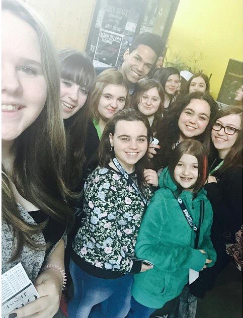 CarinaNegroni's tweet photo. Omfg meine ersten 3Bilder mit Jesse Ritch 😍❤️ und die neue Gang 😍❤️ http://t.co/IY1qp5O5Cw