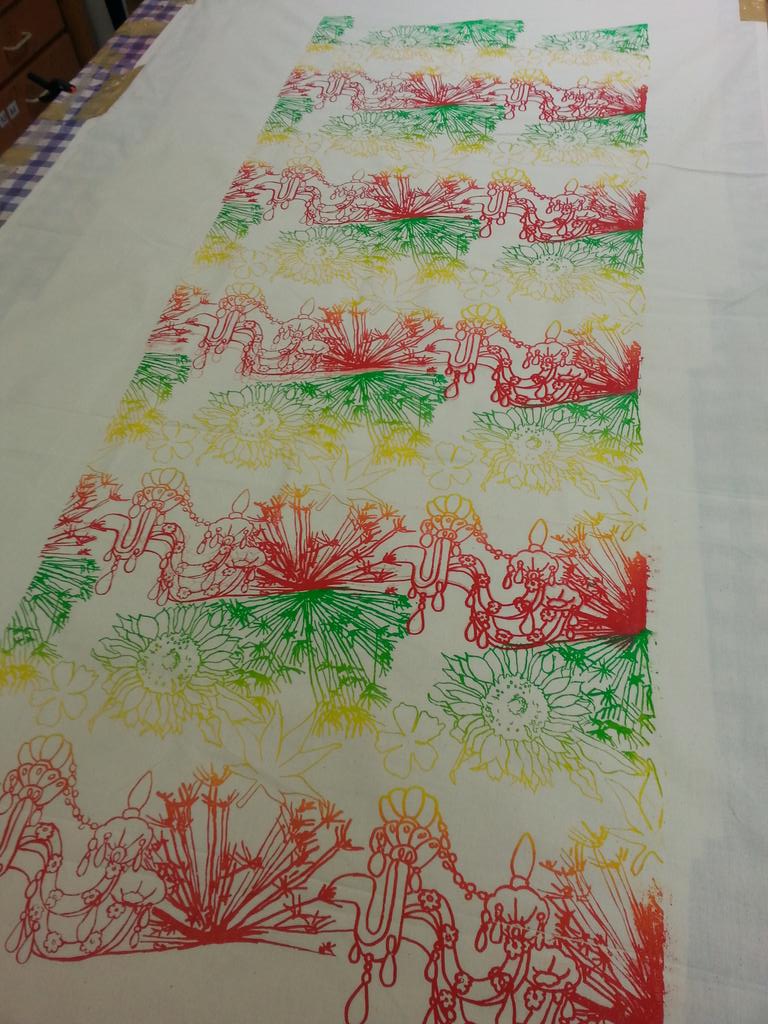 ZoeLPotter's tweet photo. A few more photos from this weekend @LeicesterPrint #foiling #flocking #puffbinder http://t.co/fW4H5cKjXy