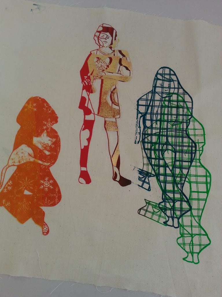 ZoeLPotter's tweet photo. A few more photos from this weekend @LeicesterPrint #foiling #flocking #puffbinder http://t.co/fW4H5cKjXy