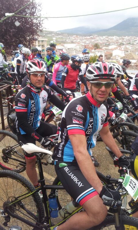 pedrofrias77's tweet photo. Cazorla Bike Team en Alcaudete http://t.co/u2BpjDe5TJ