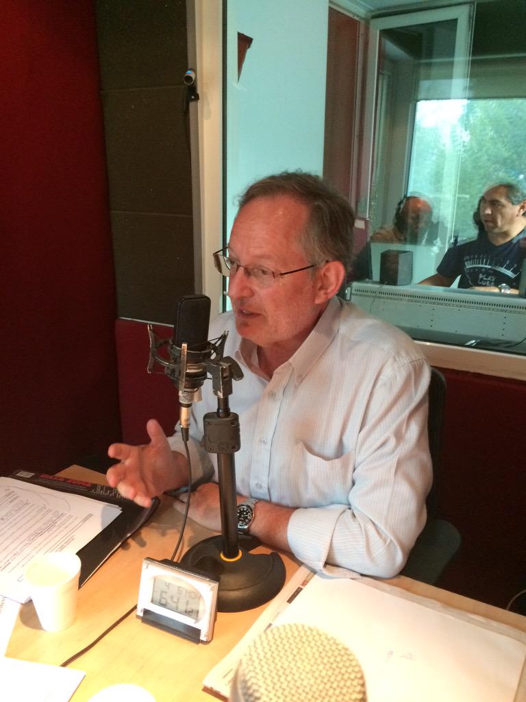 elwerne's tweet photo. Ya está Teodoro Wigodski en @PaisGeneroso977 definiendo kairospatía: oportunismo en los negocios #LunesÉticos http://t.co/4gmjKbRCKP