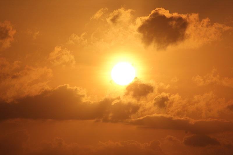 BackpackThe's tweet image. Sunsets in Hvar, Budapest, Angkor Wat and Bali #sunset #travel jonathansbackpack.com