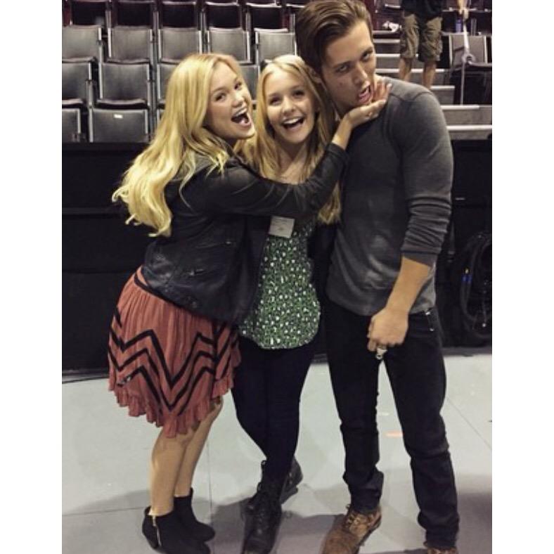 olivia holt boyfriend leo howard